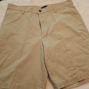 DOCKERS W 34 mens tan shorts